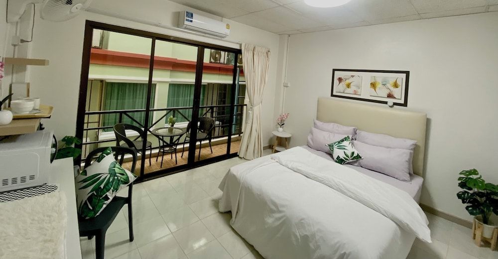 Studio, Balcony, Courtyard View