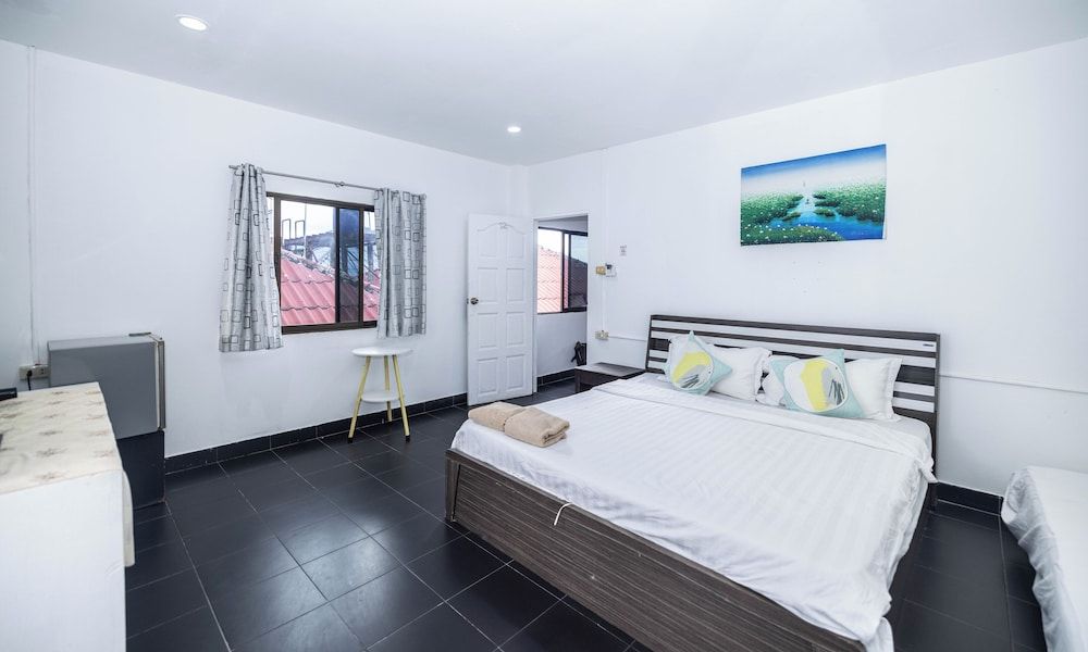 Belle Cose Guest House Phuket Comfort Double Room, Balcony, City View 5