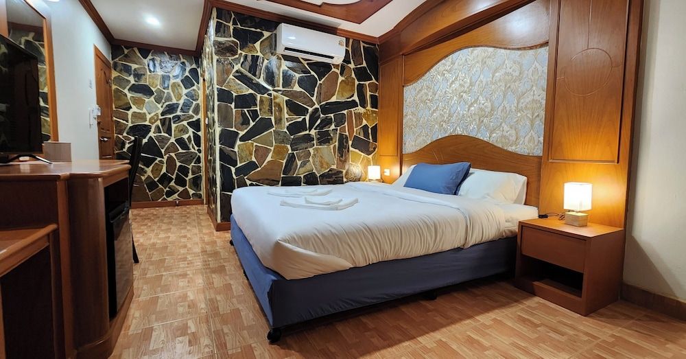 Double Room, No Windows
