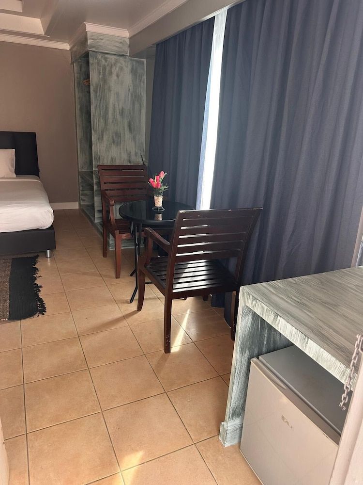 The Taksim Patong Beach Hotel Deluxe Double Room, Beach View 3