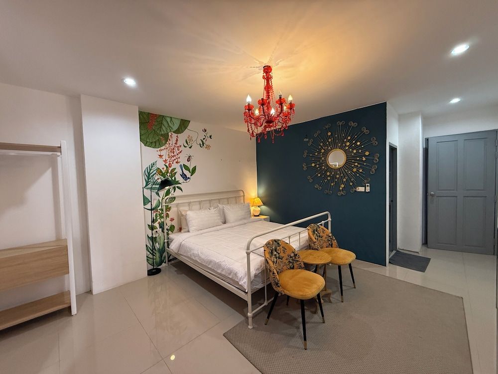 Five Loaves Beds Patong Tropical Muse