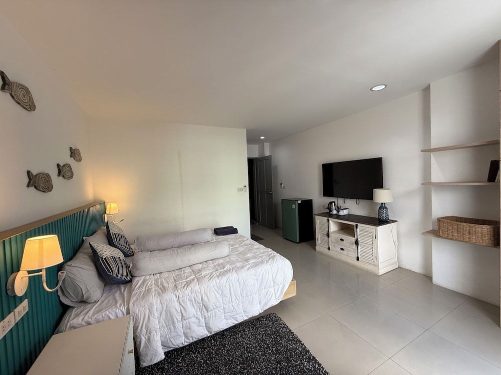 Five Loaves Beds Patong Sea Whisper 4