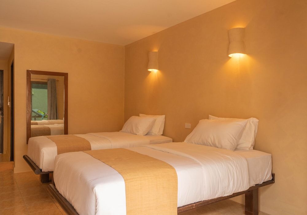 Casa Solana Deluxe Room, 2 Twin Beds, Pool View 3