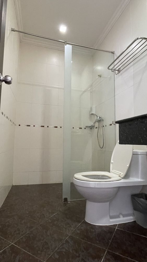 Sukcheewa Residence Phuket Standard Room 6