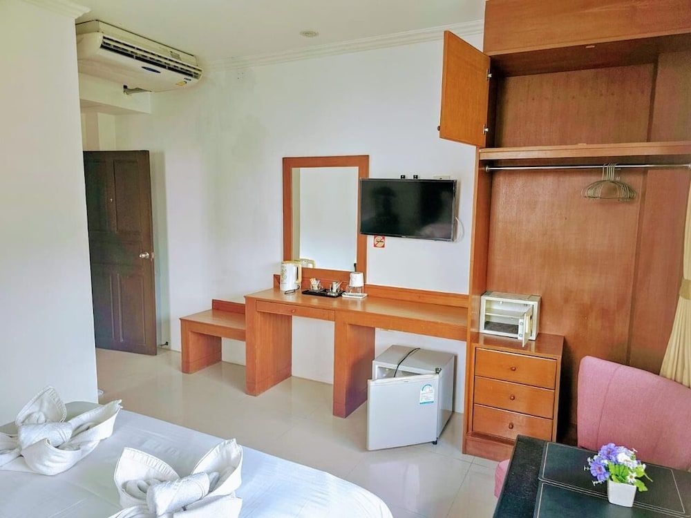 Sukcheewa Residence Phuket Standard Room 10