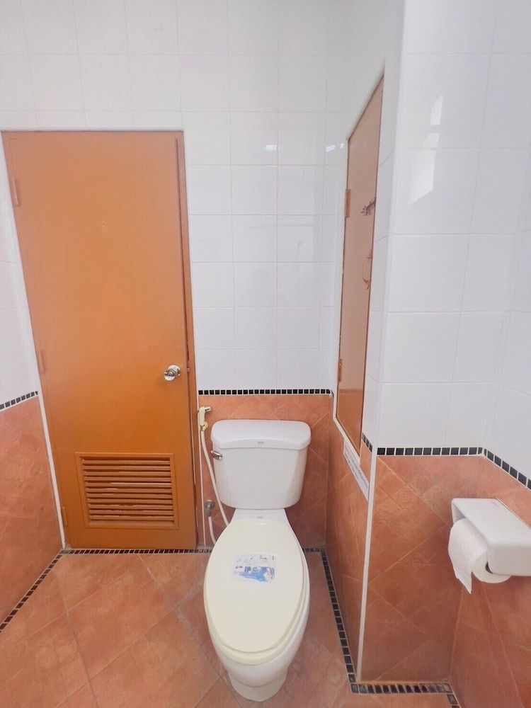 Royal Vista Superior Twin Room 12