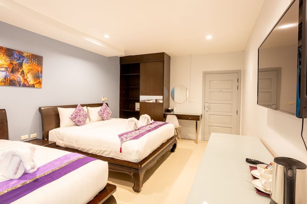 Family Studio Suite, Multiple Beds, Non Smoking, Garden View