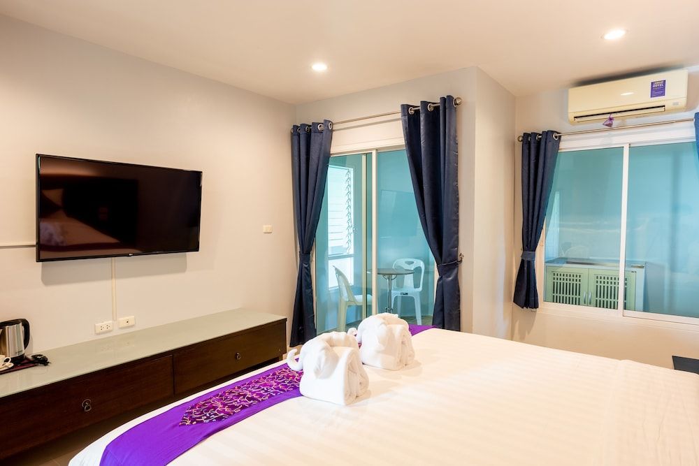 Premium Studio, 1 King Bed, Non Smoking