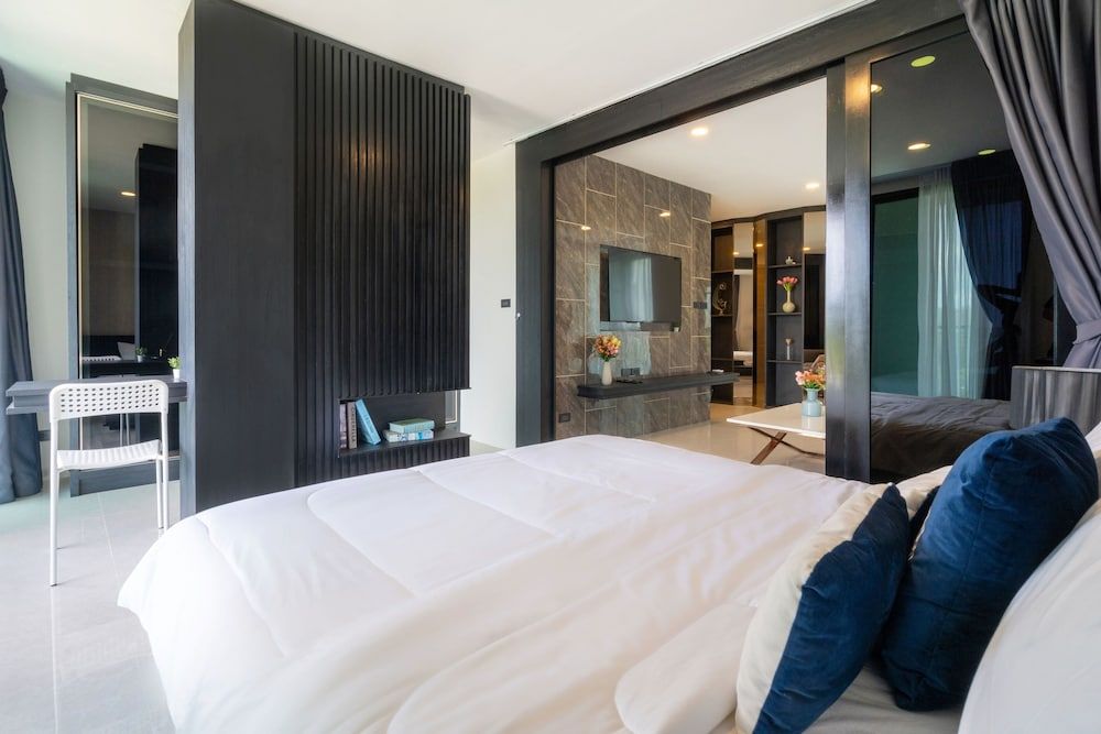 Deluxe Condo