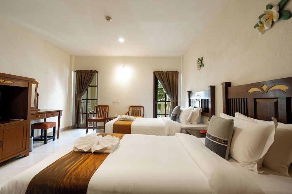 Superior Double or Twin Room, Pool View