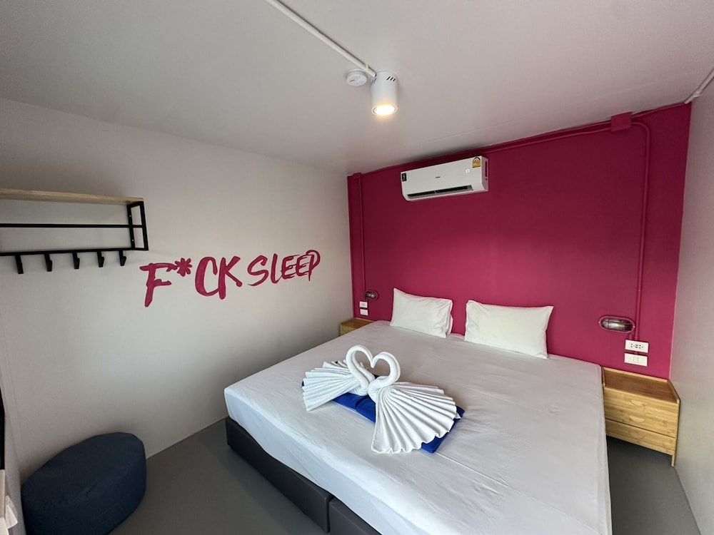 Slumber Party Phi Phi Standard Single Room 2