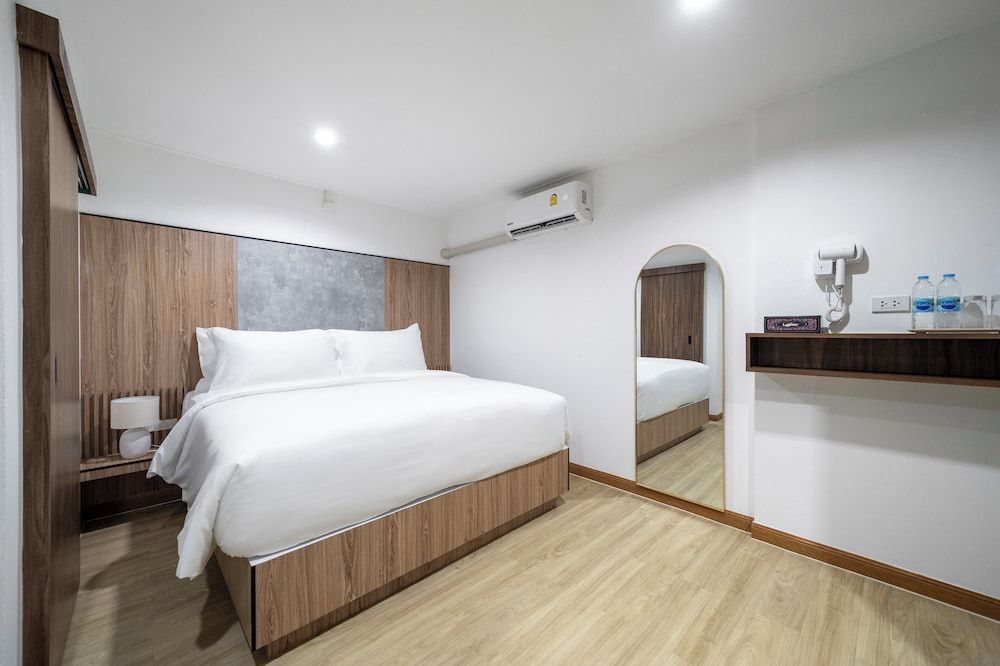 Summer Sea Phi Phi Island