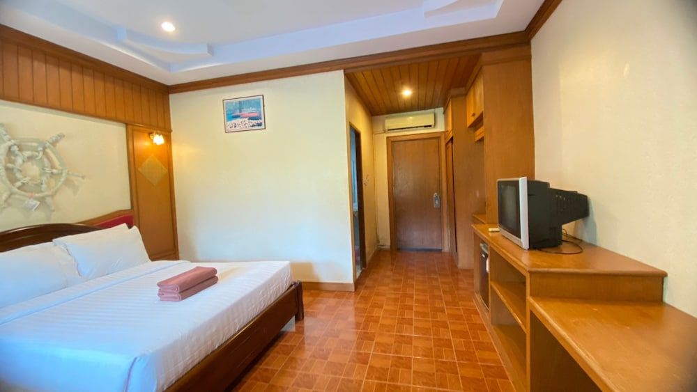 Phi Phi Don Chukit Resort Superior Double Room 3