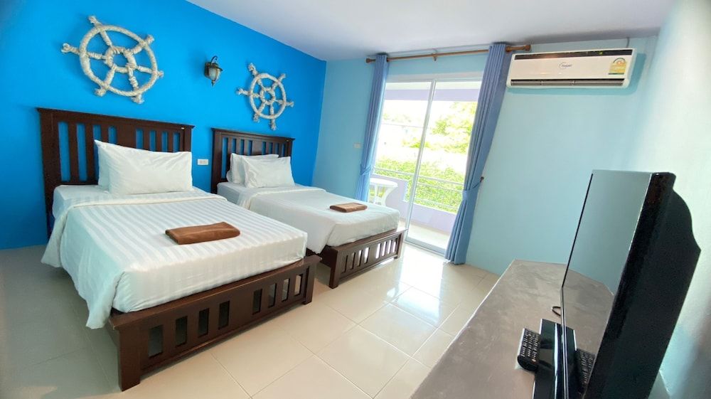 Phi Phi Don Chukit Resort Superior Twin Room 3
