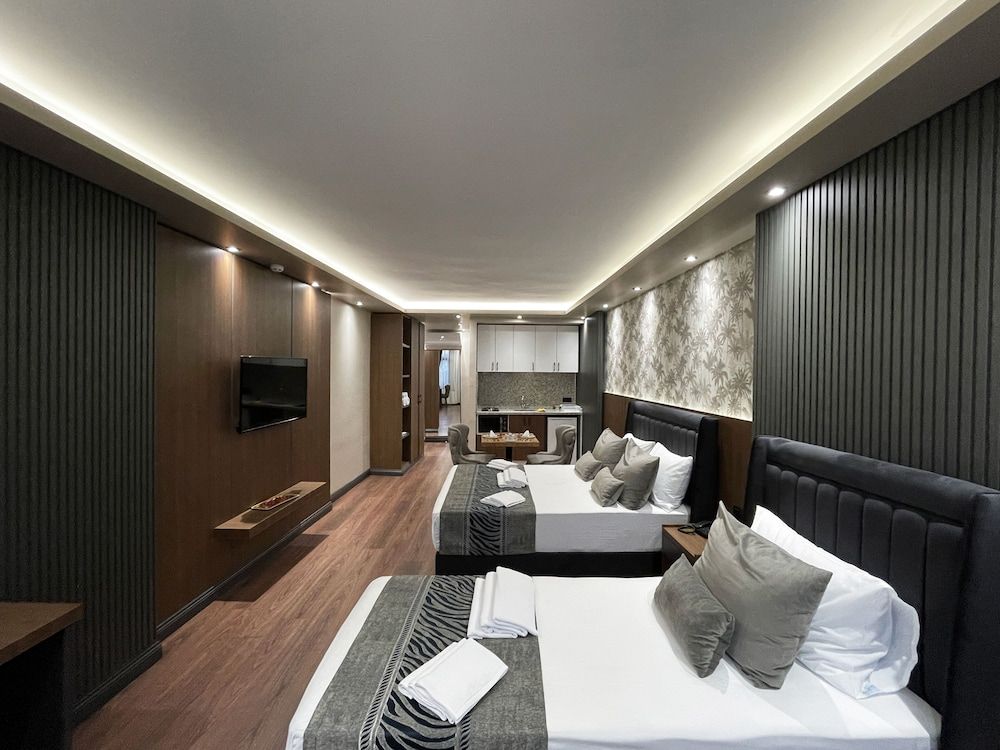 Deluxe Suite
