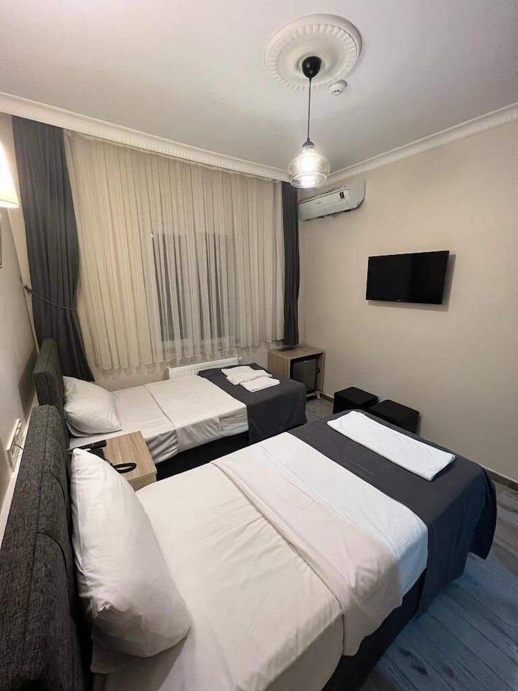 Basic Twin Room