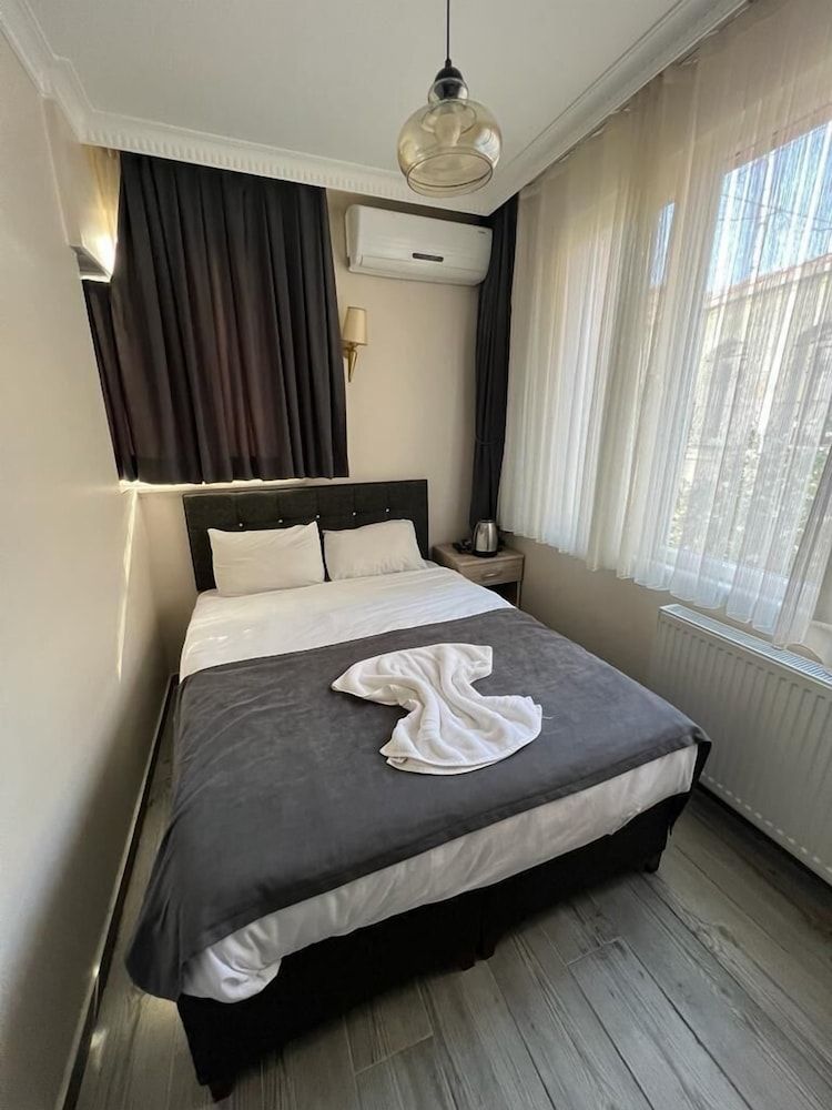 Basic Double Room