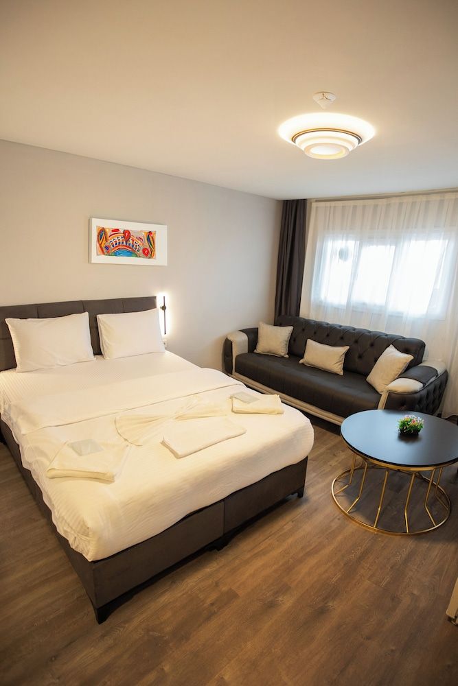 Comfort Triple Room, Smoking, City View