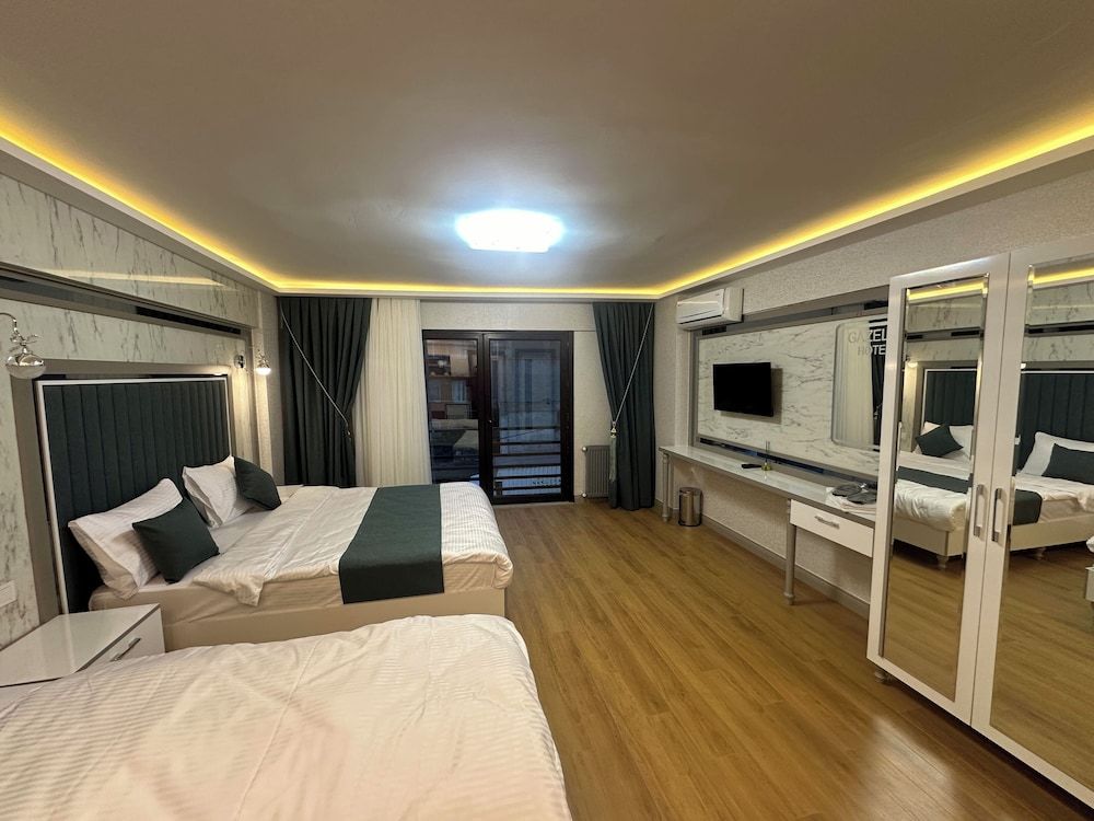 Deluxe Triple Room
