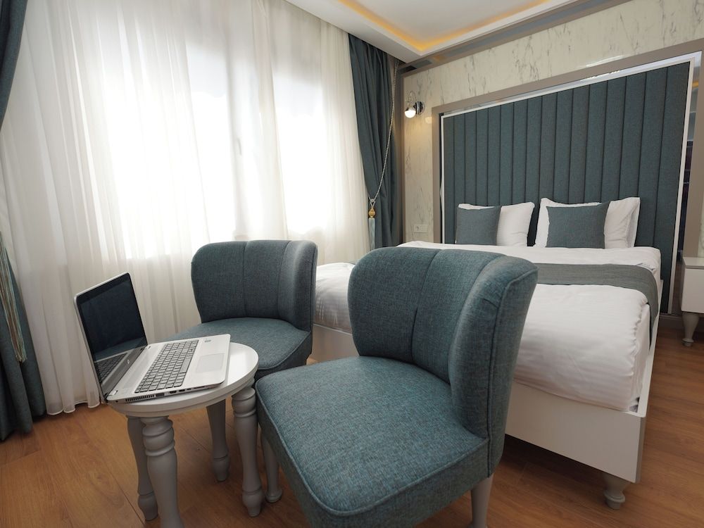 Deluxe Studio Suite