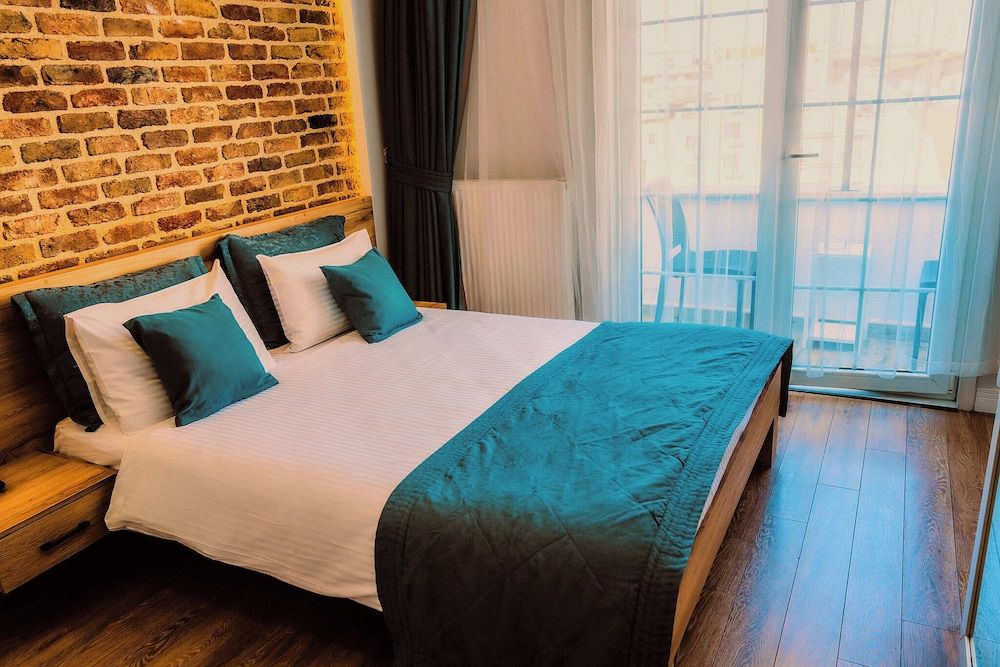Elite Room, 1 King Bed, City View