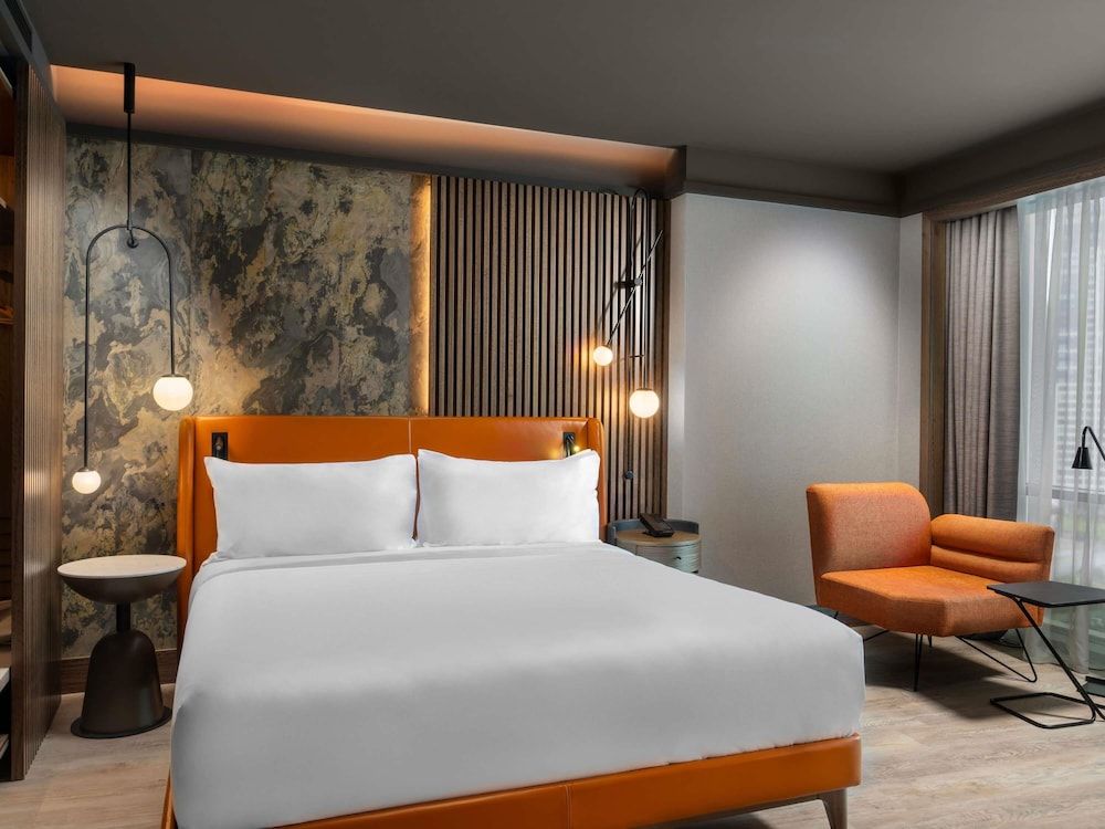 Suite, 1 King Bed