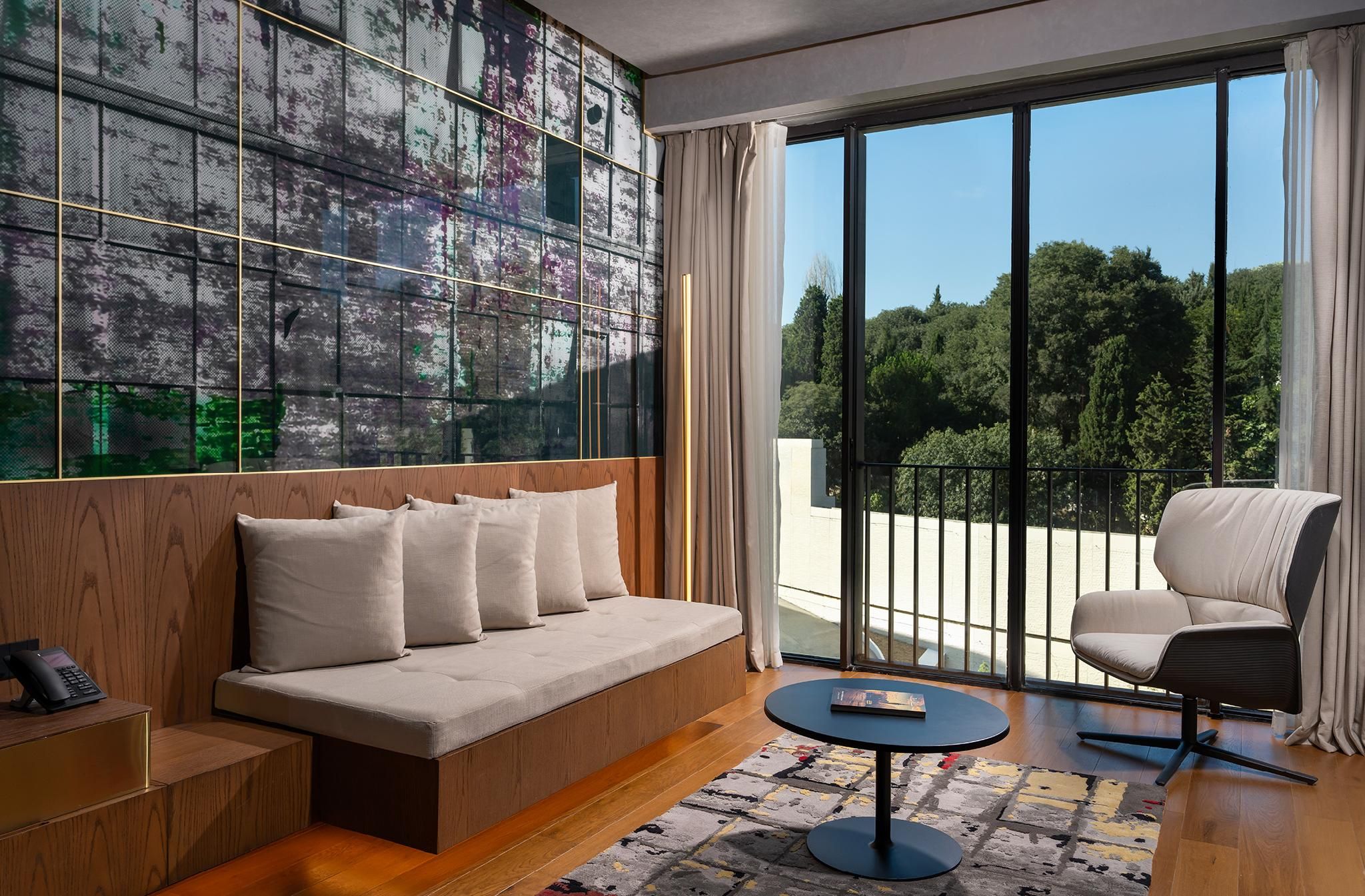 Premium Room King -  Nickelodeon Play Access