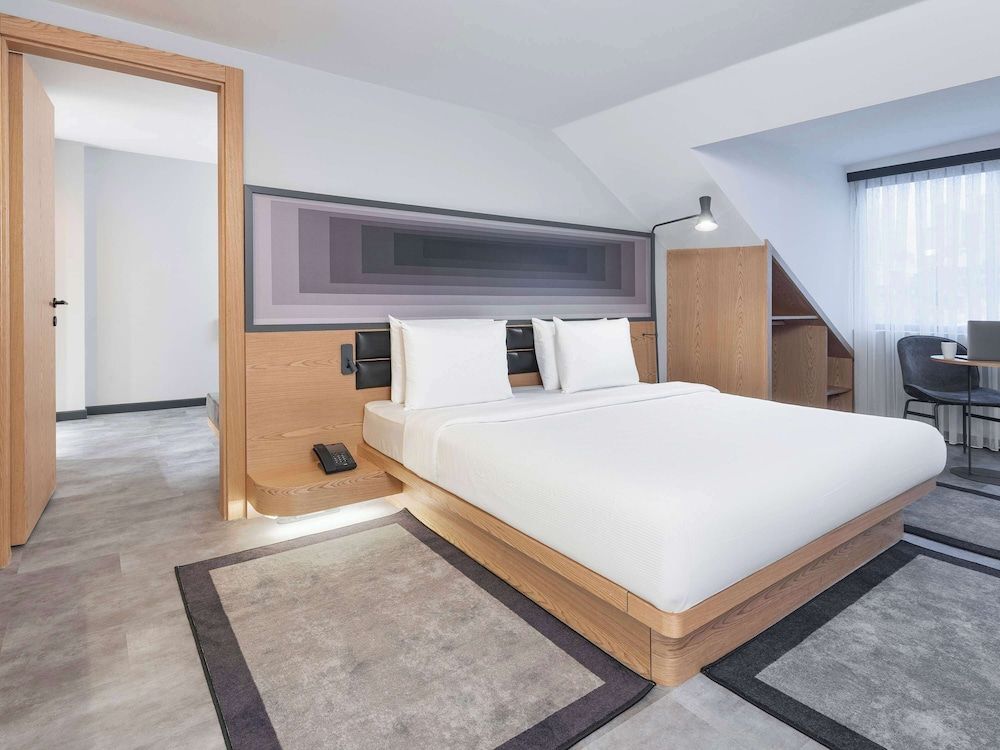 Suite, 1 King Bed