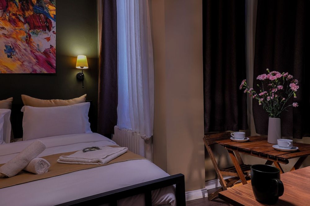 Deluxe Studio Suite, 1 Queen Bed