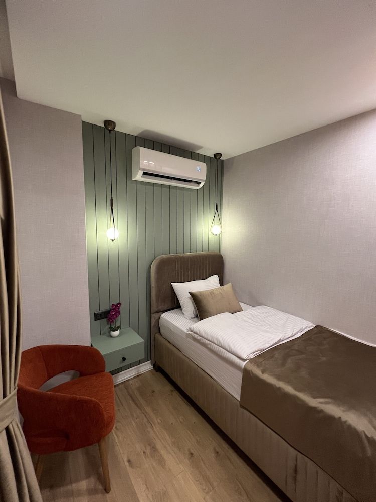 Family Triple Room, City View