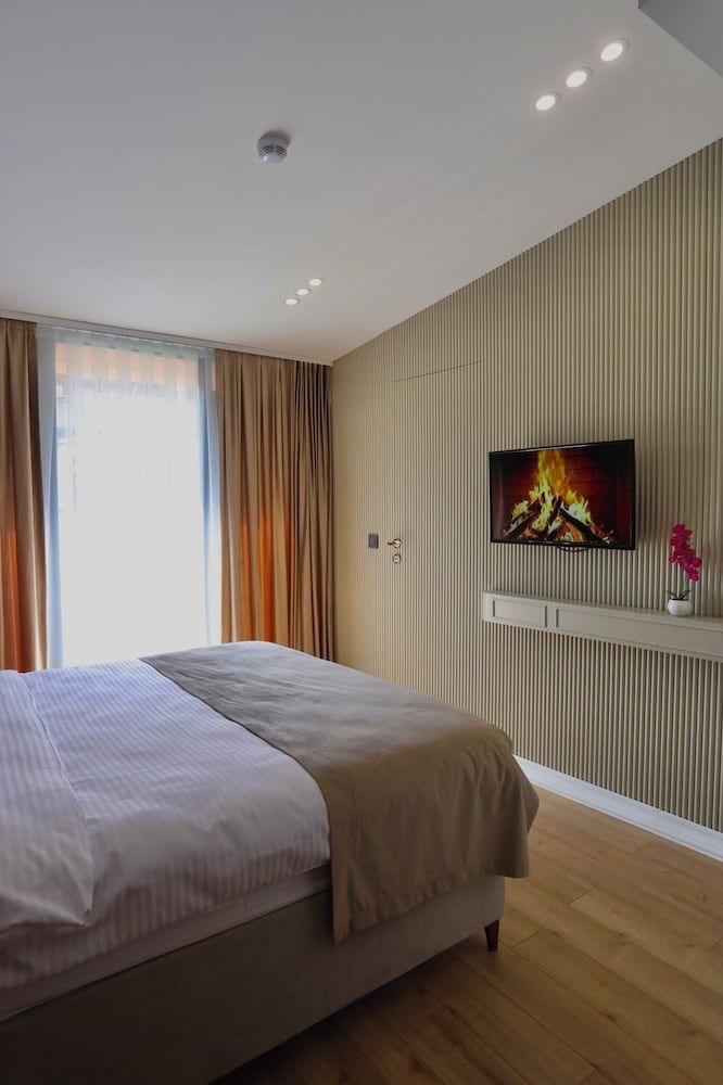 Elite Room, City View
