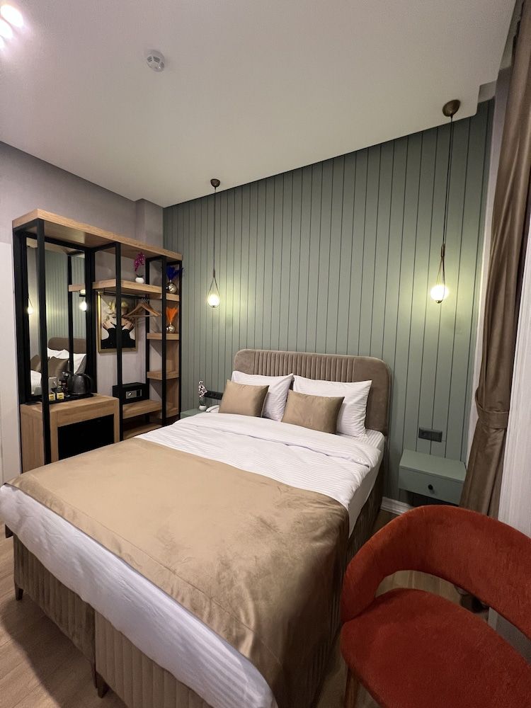 Family Triple Room, City View