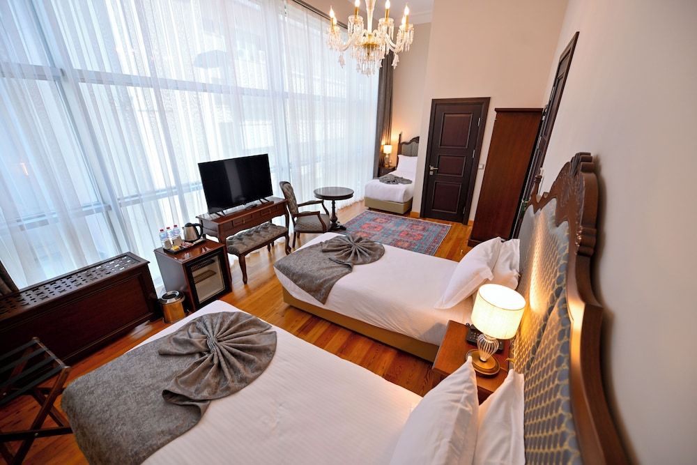 Standard Triple Room, City View