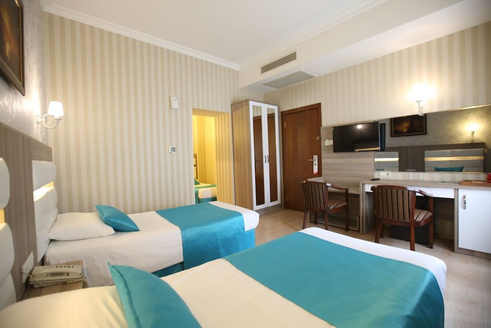 Classic Twin Room, City View