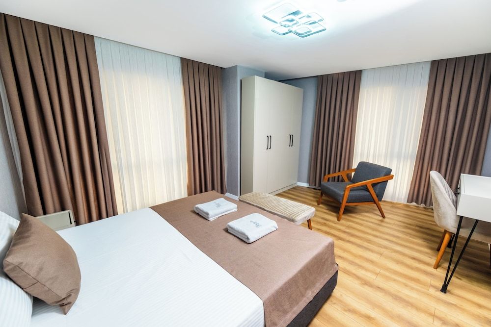 Superior City View Suite