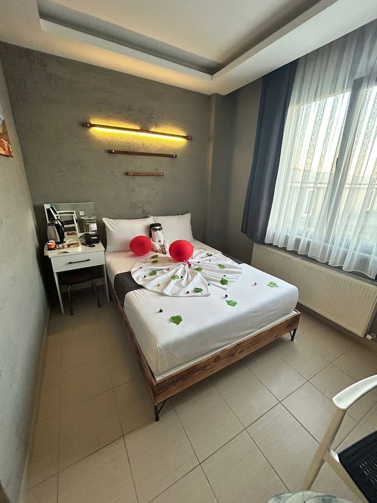 Economy Suite
