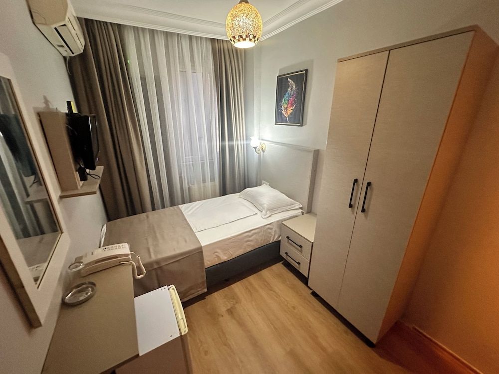 Classic Single Room