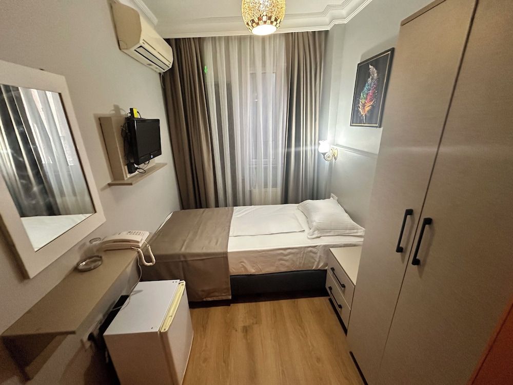 Classic Single Room