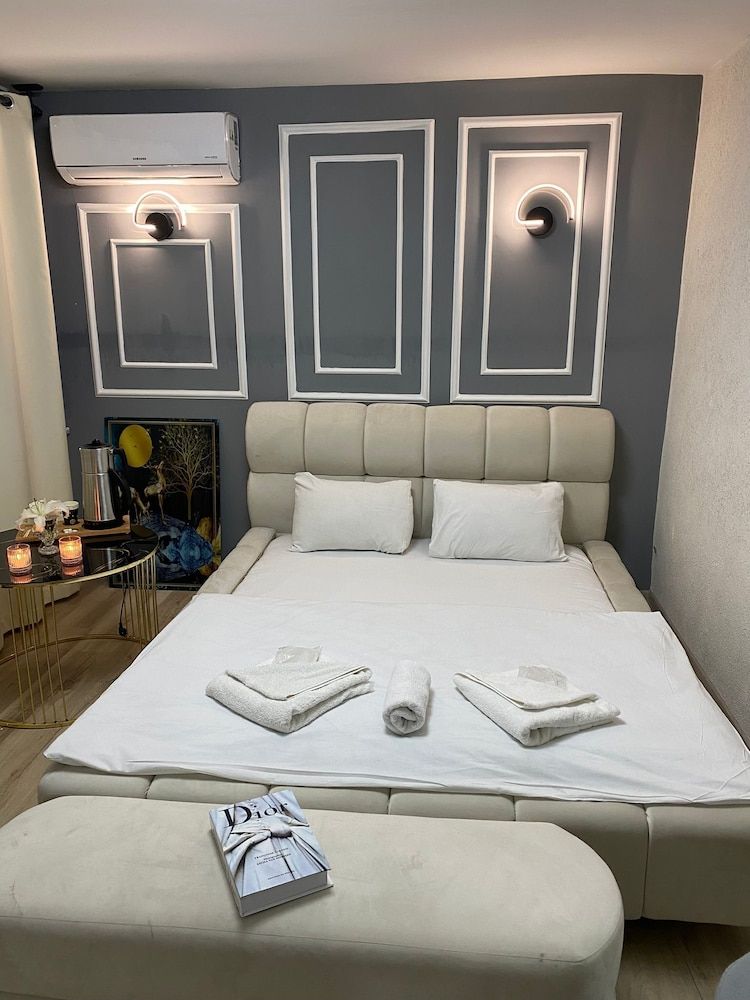 Panoramic Room