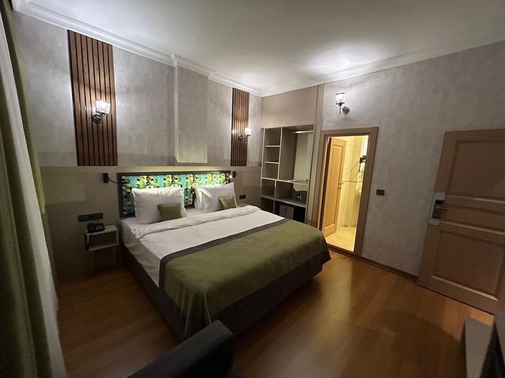 Deluxe Double or Twin Room, City View