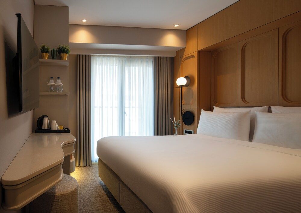 Standard Double Room, City View