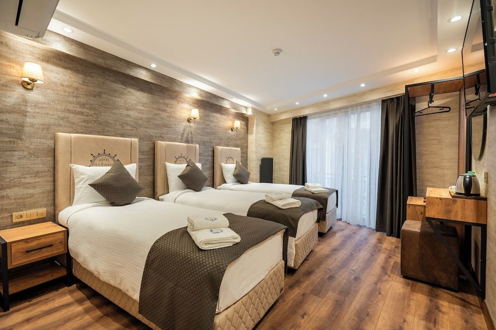 Standard Triple Room, City View