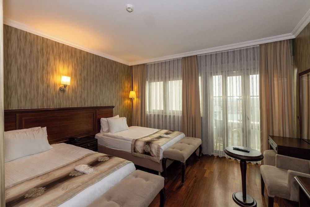 Standard Twin Room, City View