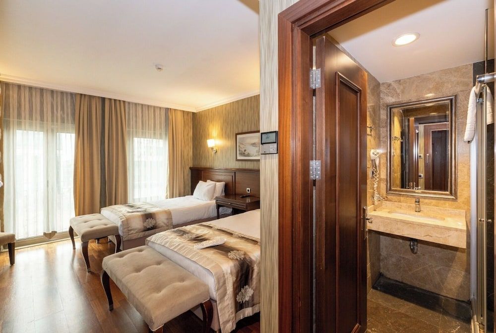 Standard Twin Room, City View