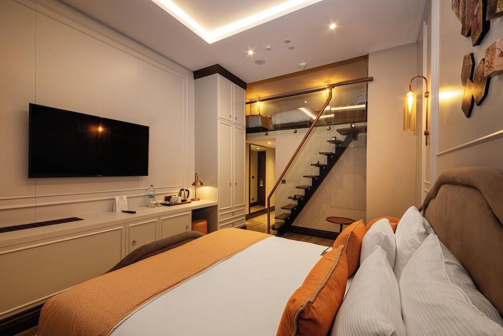 Executive Suite, Multiple Beds