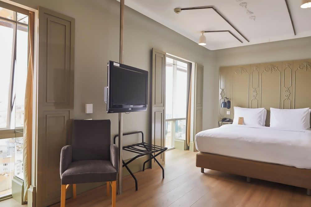 Deluxe Triple Room, City View