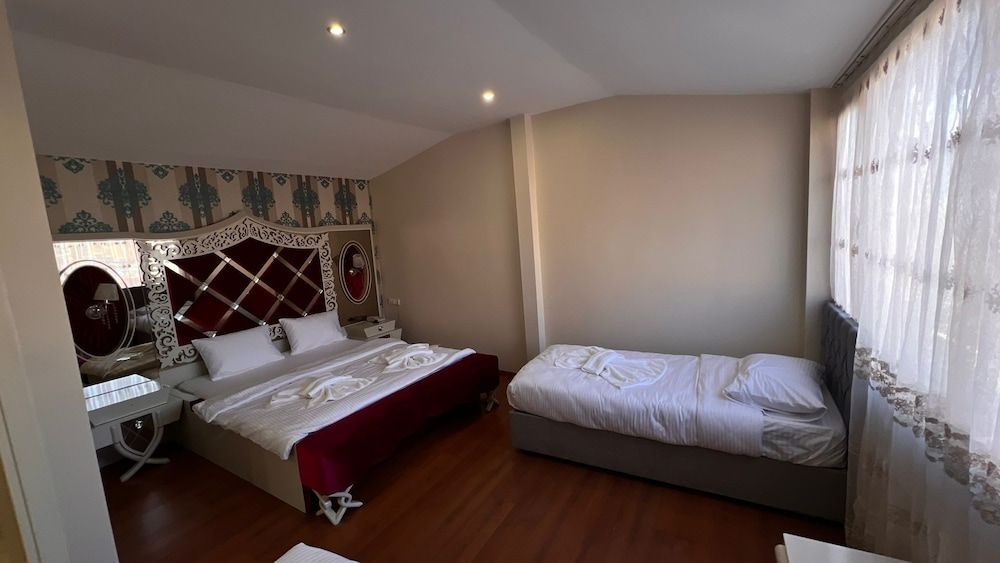 Standard Triple Room, City View