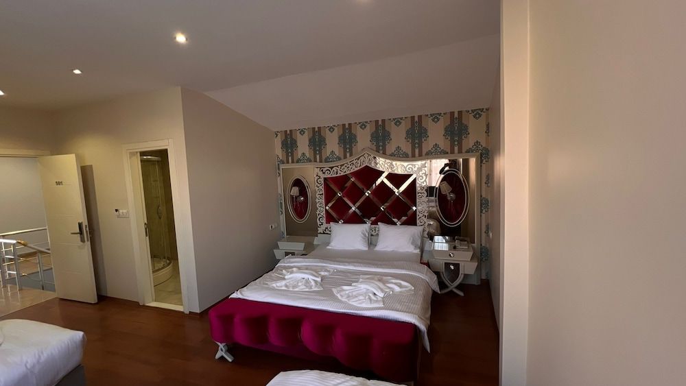 Standard Triple Room, City View