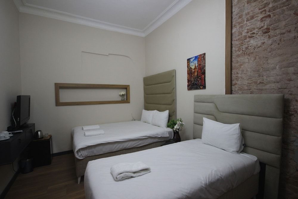 Economy Triple Room