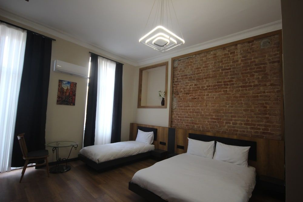 Standard Triple Room, City View